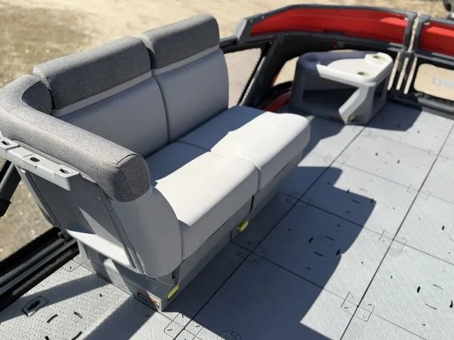 Slide: The Image of Sea-Doo Switch Cruise 21 2024 - 25