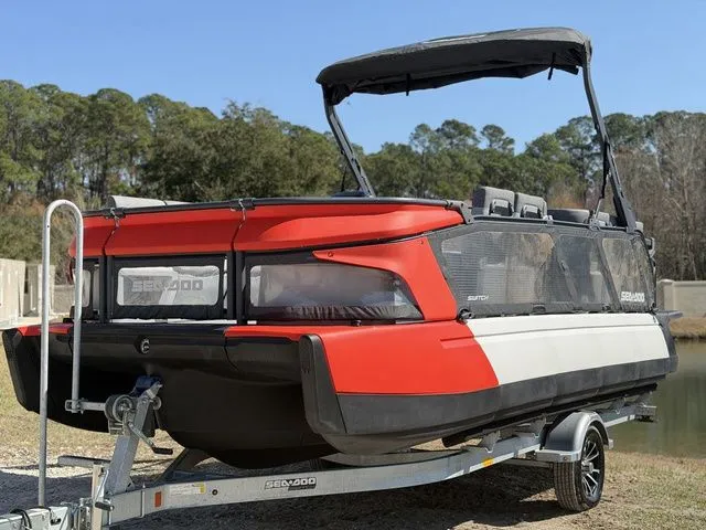 Slide: The Image of Sea-Doo Switch Cruise 21 2024 - 3