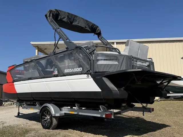 Slide: The Image of Sea-Doo Switch Cruise 21 2024 - 5