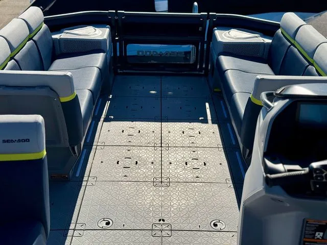 Slide: The Image of Sea-Doo Switch Cruise Limited 21 2025 - 11