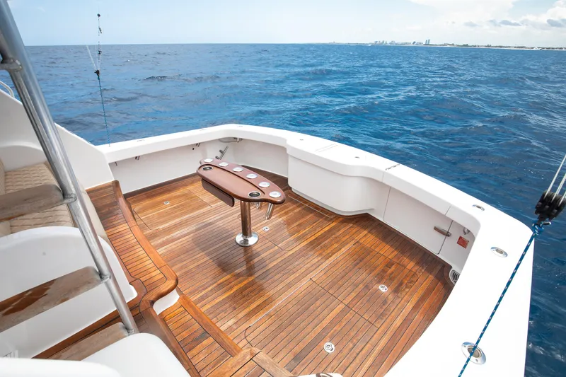 Slide: The Image of Viking 48 FULL CIRCLE - Cockpit - 22