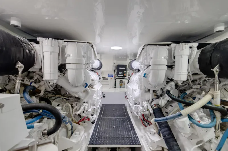 Slide: The Image of Viking 48 FULL CIRCLE - Engine Room - 24