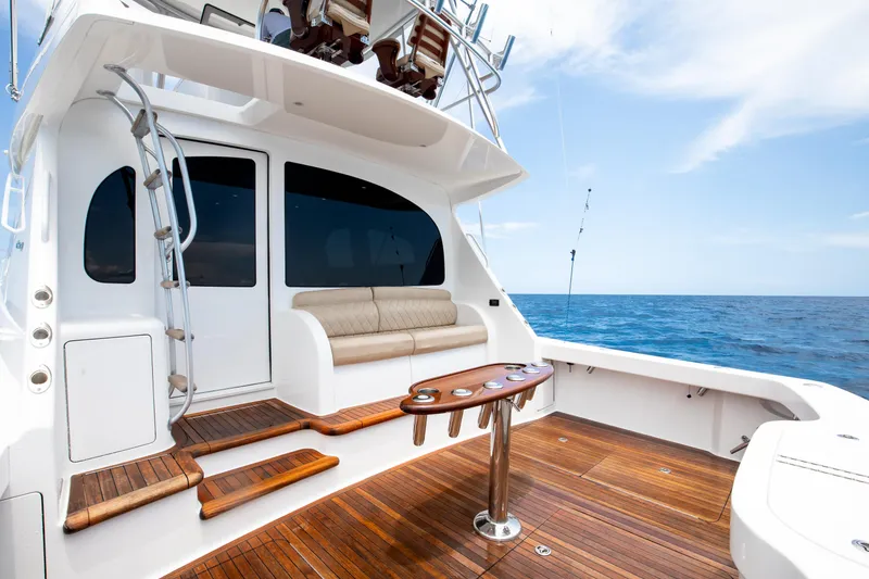 Slide: The Image of Viking 48 FULL CIRCLE - Cockpit - 3