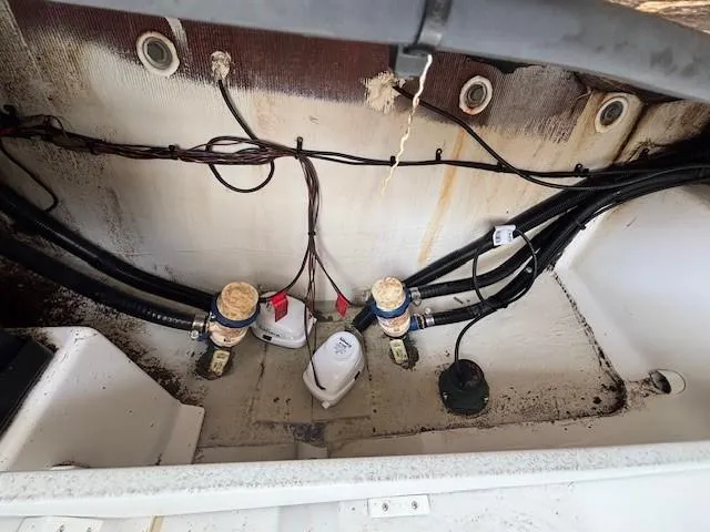 Slide: The Image of Sportsman Heritage 251 Center Console 2015 - 31