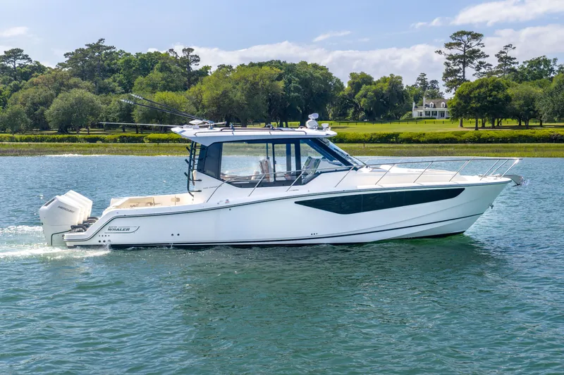 Slide: The Image of Boston Whaler 405 Conquest 2026 - 0