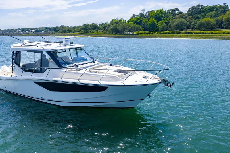 Slide: The Image of Boston Whaler 405 Conquest 2026 - 1