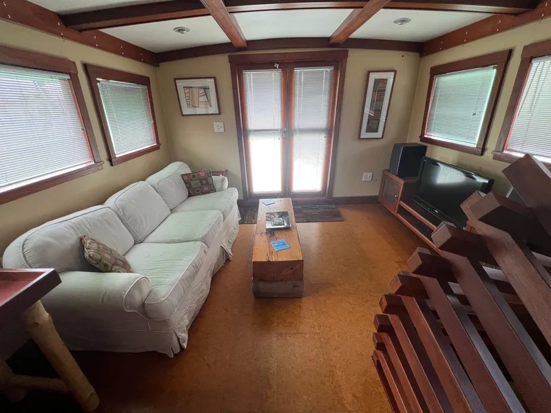 Slide: The Image of LRT 50 - Salon - 4