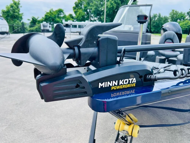 Slide: The Image of 2023 Tracker Pro Guide V-175 WT with Minn Kota PowerDrive trolling motor. - 28