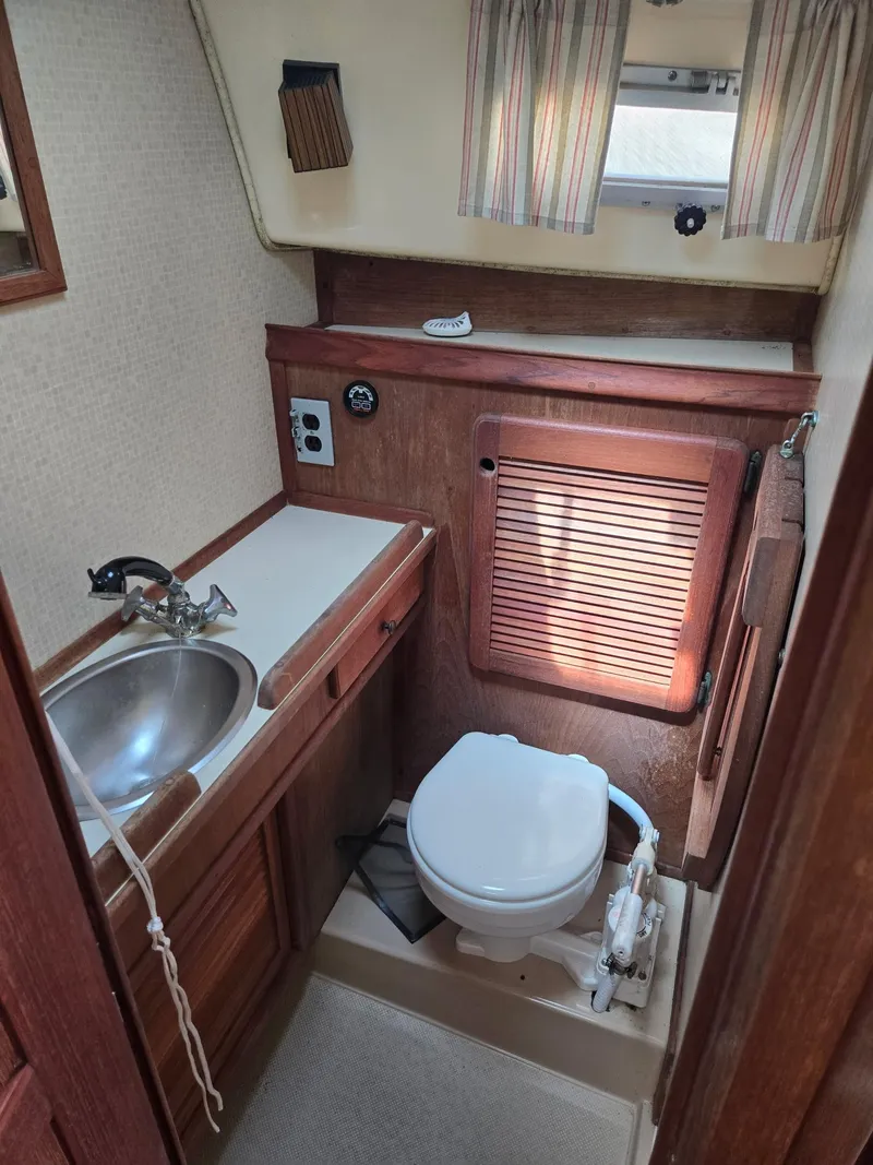 Slide: The Image of Island Packet 27 1986 - 27