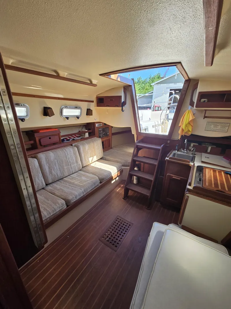 Slide: The Image of Island Packet 27 1986 - 28