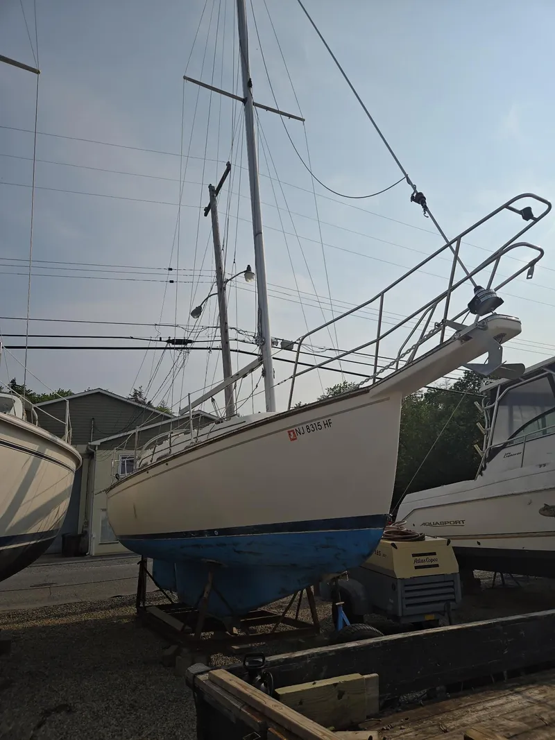 Slide: The Image of Island Packet IP27 1986 - 21