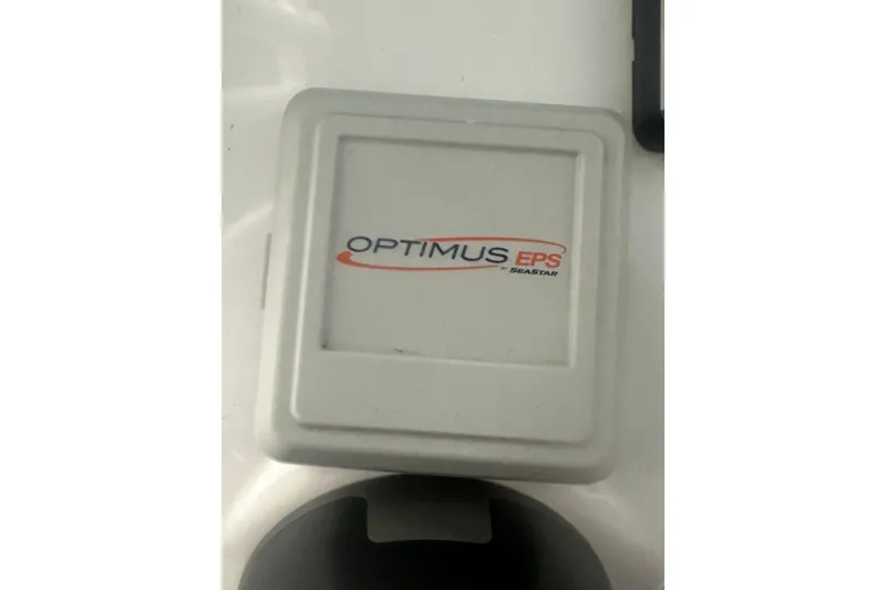 Slide: The Image of Optimus EPS SeaStar control panel on 2021 Sea Cat 260 boat. - 22