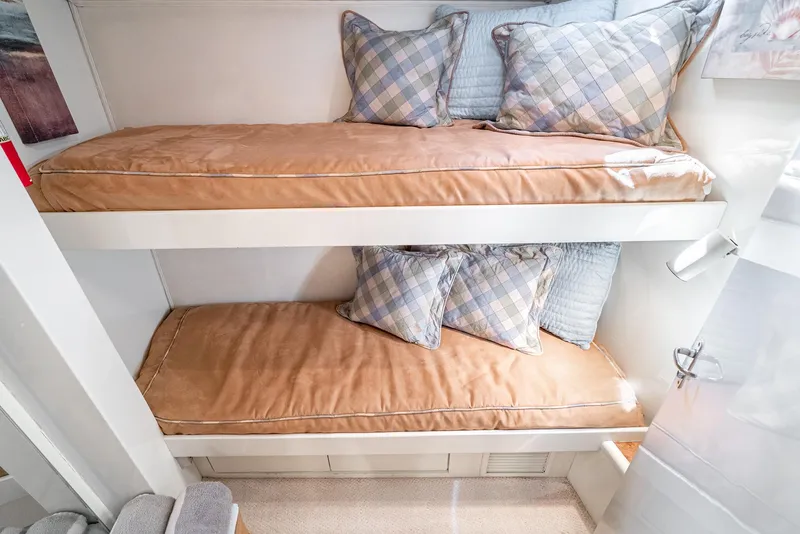 Slide: The Image of Hatteras 58 Sportfish 1990 - 54