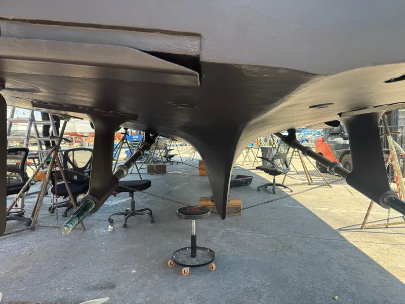 Slide: The Image of Hatteras 58 Sportfish 1990 - 68