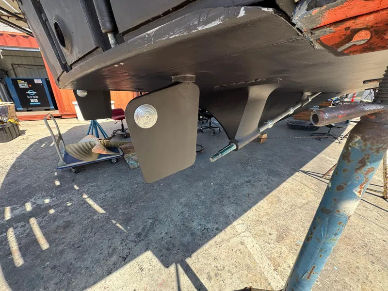 Slide: The Image of Hatteras 58 Sportfish 1990 - 70