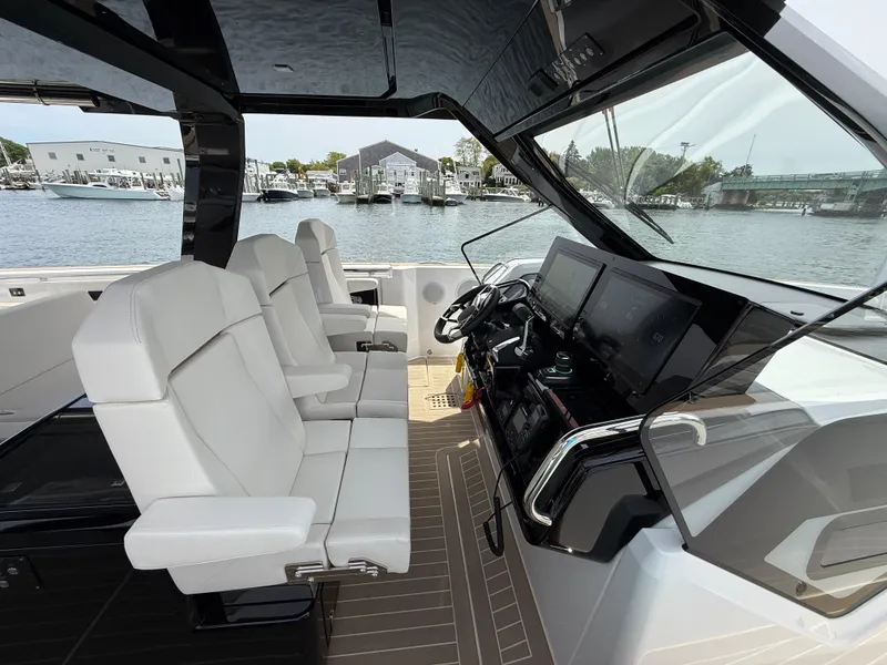 Slide: The Image of Fjord 39 XP 2025 - 61