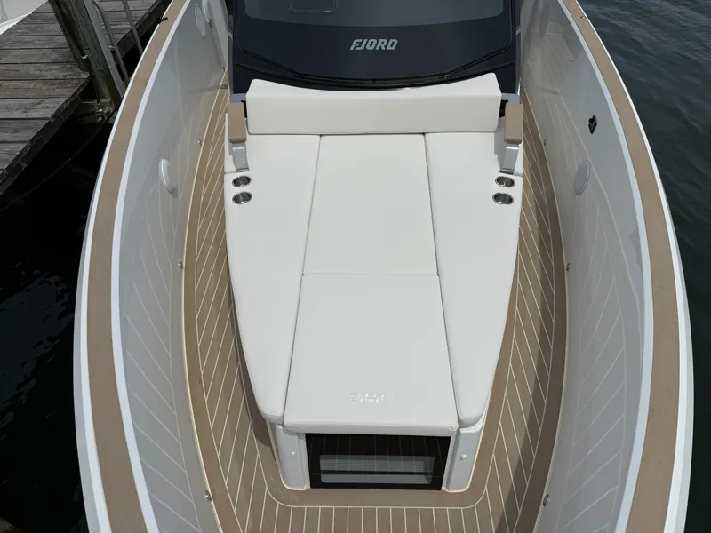 Slide: The Image of Fjord 39 XP 2025 - 72