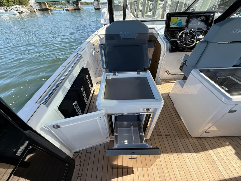 Slide: The Image of Fjord 41 XP 2025 - 64