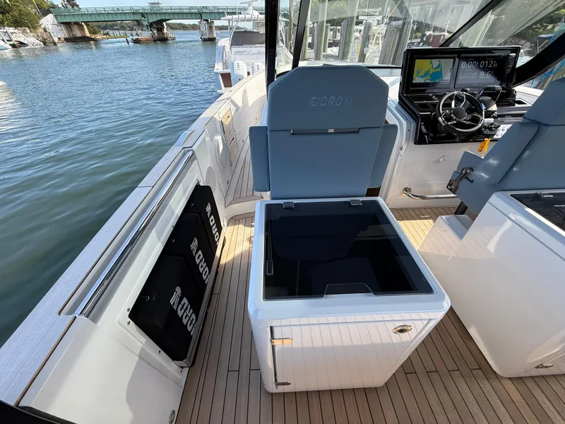 Slide: The Image of Fjord 41 XP 2025 - 65