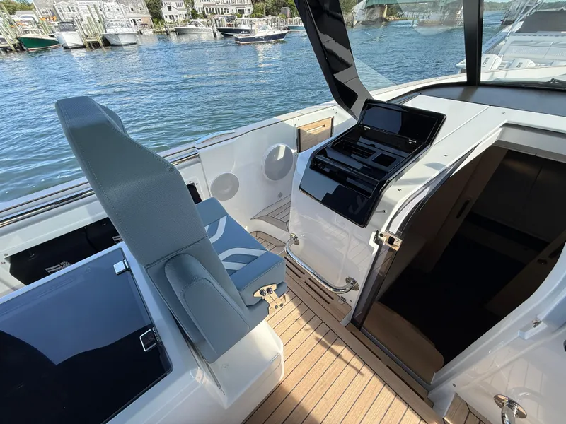 Slide: The Image of Fjord 41 XP 2025 - 67