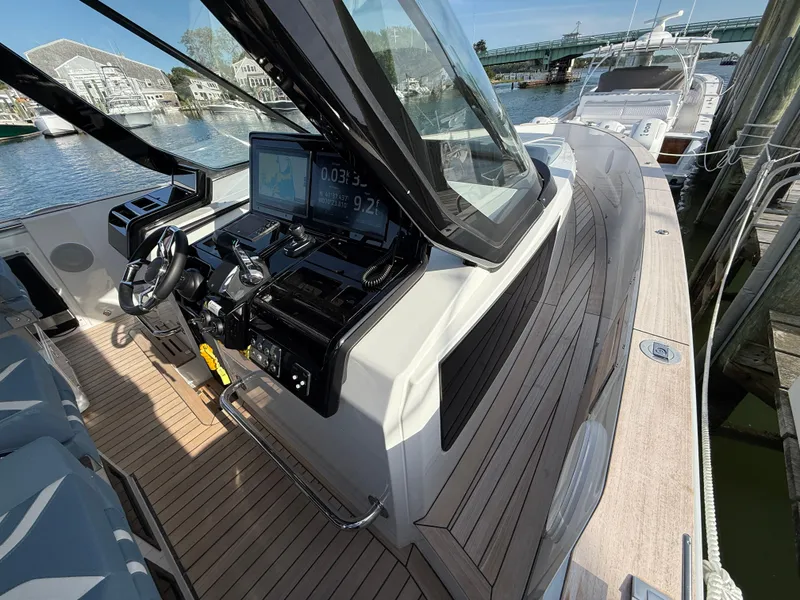 Slide: The Image of Fjord 41 XP 2025 - 80