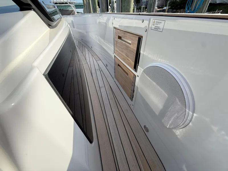 Slide: The Image of Fjord 41 XP 2025 - 81