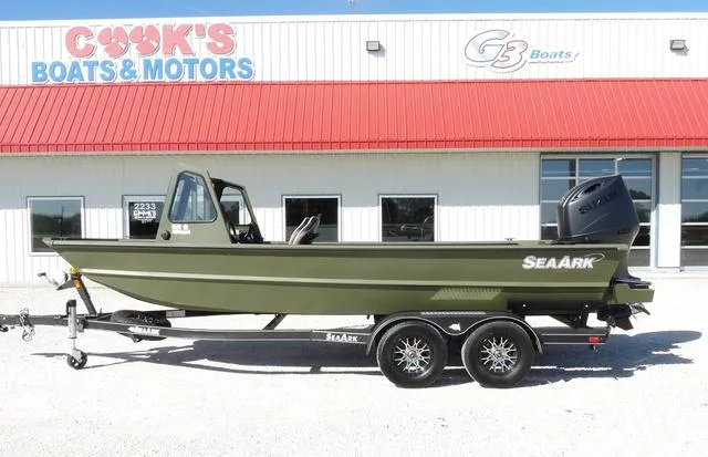 Slide: The Image of SeaArk 2072 Flat Cat Package 2025 - 4