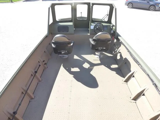 Slide: The Image of SeaArk 2072 Flat Cat Package 2025 - 7