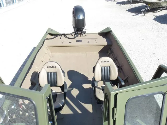 Slide: The Image of SeaArk 2072 Flat Cat Package 2025 - 8