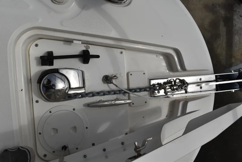 Slide: The Image of Anchor system on 2011 Sea Ray 310 Sundancer boat deck. - 28