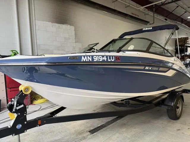 Slide: The Image of Yamaha SX195 2018 - 2