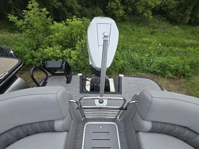 Slide: The Image of Bennington 23 QXFBA 2023 - 6