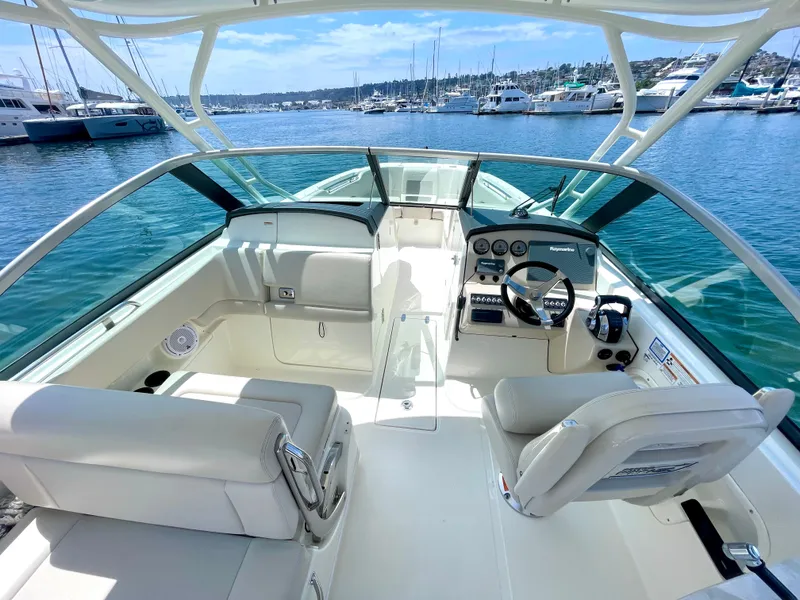 Slide: The Image of Boston Whaler 270 Vantage 2017 - 19