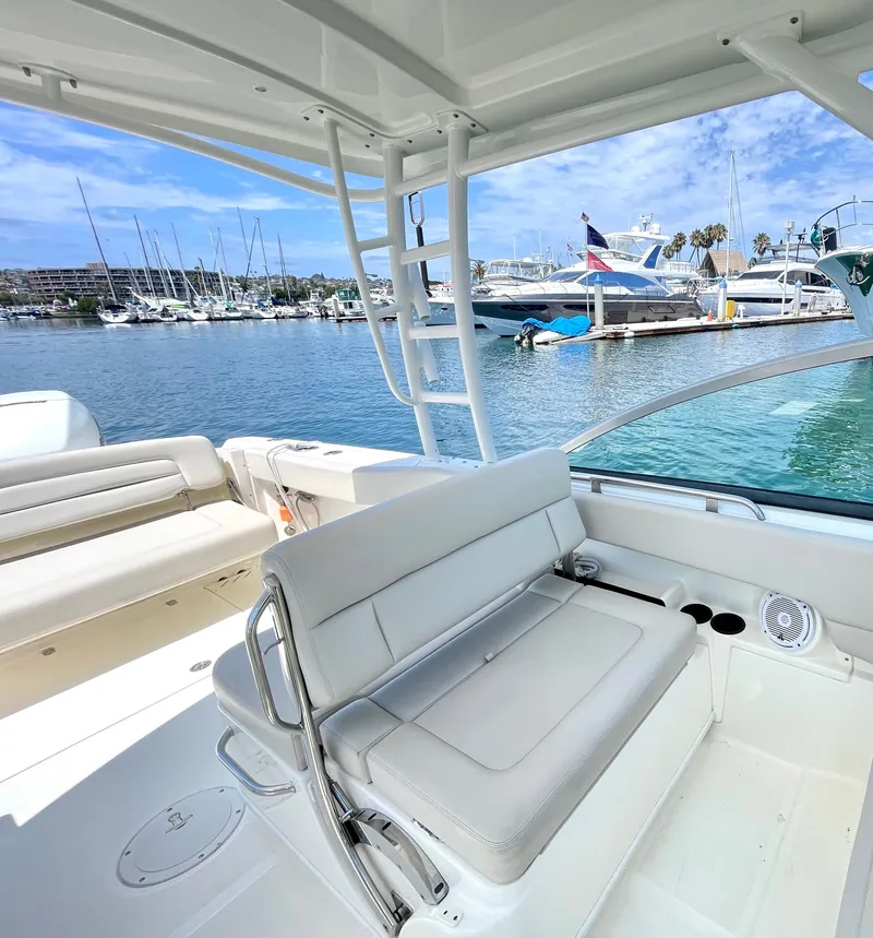 Slide: The Image of Boston Whaler 270 Vantage 2017 - 21