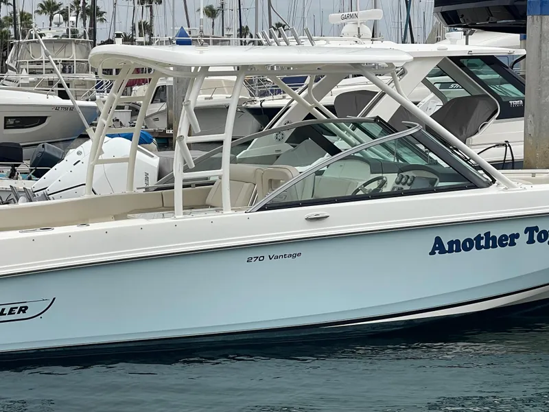 Slide: The Image of Boston Whaler 270 Vantage 2017 - 5
