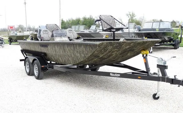 Slide: The Image of SeaArk Shadow 20 2025 - 5