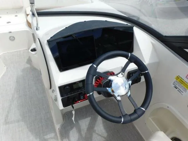 Slide: The Image of Stingray 211 DC 2024 - 5