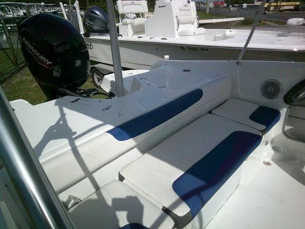 Slide: The Image of Tahoe 550 TS 2019 - 4