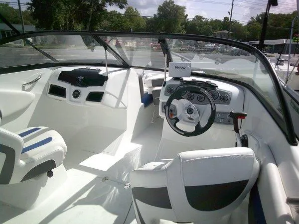 Slide: The Image of Tahoe 550 TS 2019 - 5