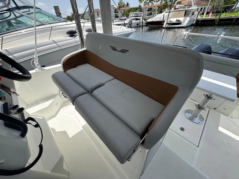 Slide: The Image of Beneteau Flyer 9 SUNdeck 2023 - 15