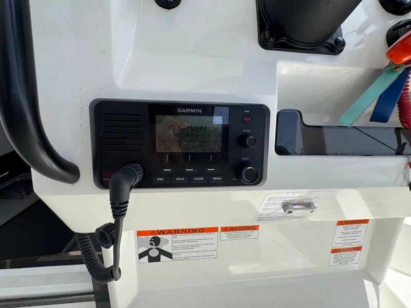 Slide: The Image of Beneteau Flyer 9 SUNdeck 2023 - 16