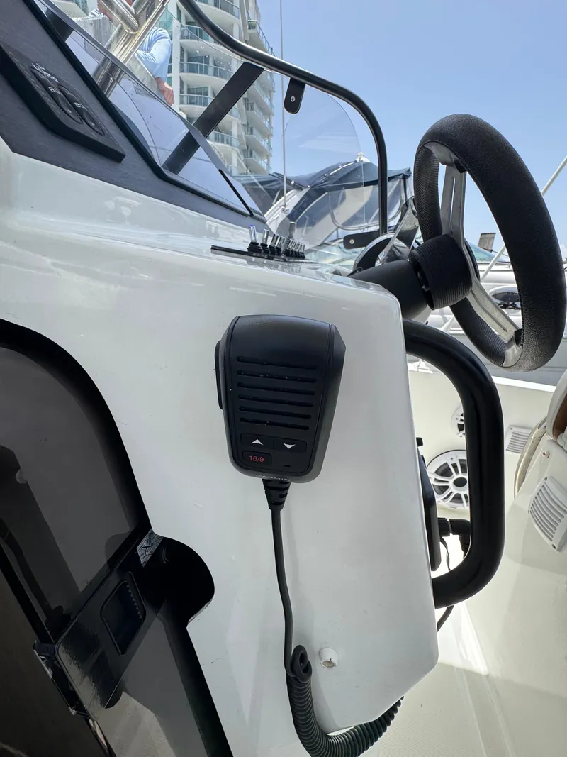 Slide: The Image of Beneteau Flyer 9 SUNdeck 2023 - 17