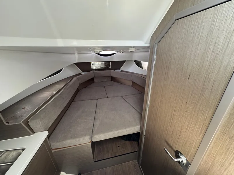 Slide: The Image of Beneteau Flyer 9 SUNdeck 2023 - 18