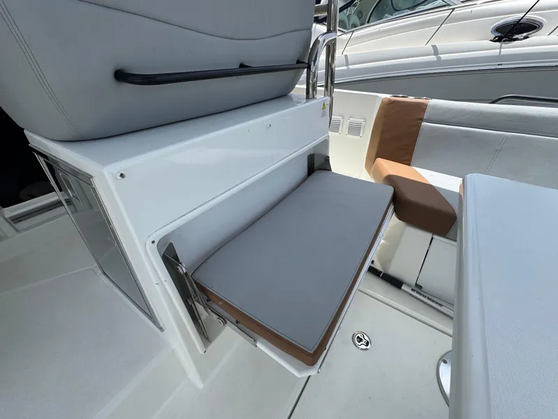 Slide: The Image of Beneteau Flyer 9 SUNdeck 2023 - 23
