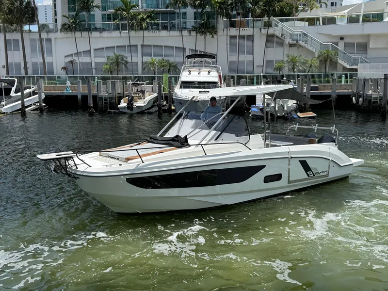 Slide: The Image of Beneteau Flyer 9 SUNdeck 2023 - 5
