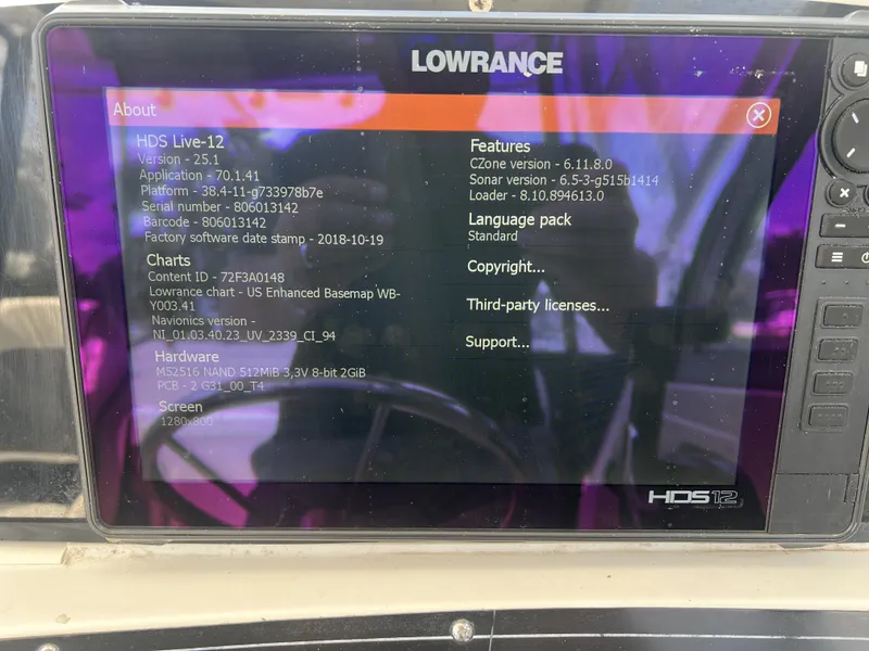 Slide: The Image of Boston Whaler 235 Conquest 2000 - 11