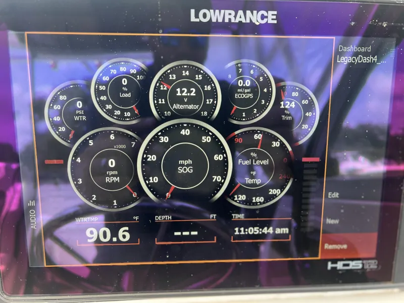 Slide: The Image of Boston Whaler 235 Conquest 2000 - 16