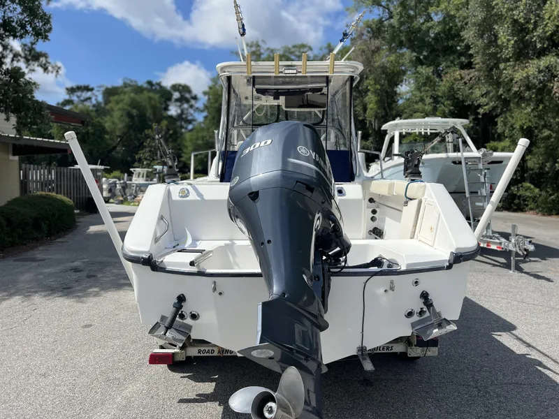 Slide: The Image of Boston Whaler 235 Conquest 2000 - 19