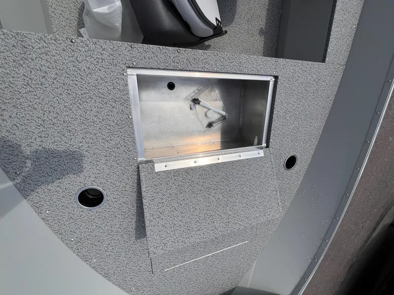 Slide: The Image of Starcraft Patriot 16 TL 2025 - 7