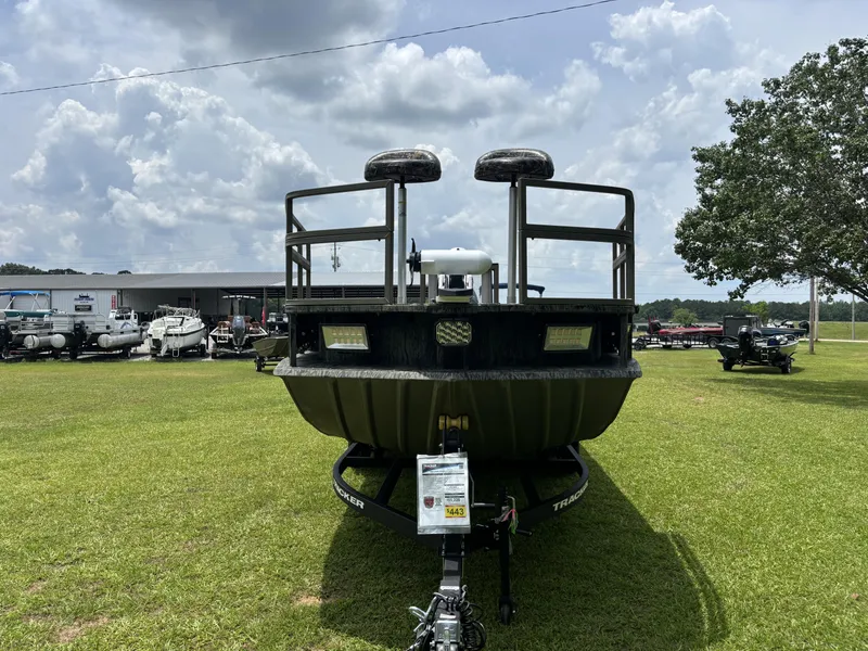 Slide: The Image of Tracker Grizzly 2072 CC Sportsman Kicker 2025 - 11